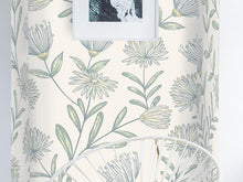 Cargar imagen en el visor de la galería, Papel tapiz flores dibujadas
