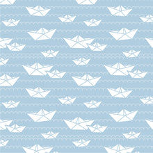 Cargar imagen en el visor de la galería, Papel tapiz de mar con barquitos de papel y olas
