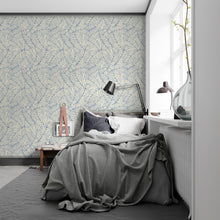 Cargar imagen en el visor de la galería, Papel tapiz beige con hojas azules
